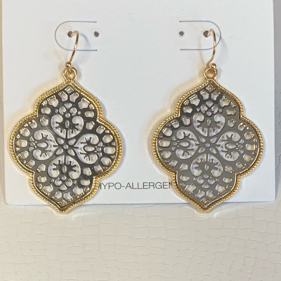 1 LEFT 🎀3/$23🎀 Filigree Drop Earrings - Picture 2 of 5